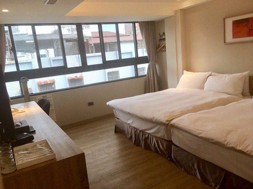【台中住宿、餐廳】台中一泊二食｜愛戀旅店 Amour Hotel、Nu Pasta台中雙十店