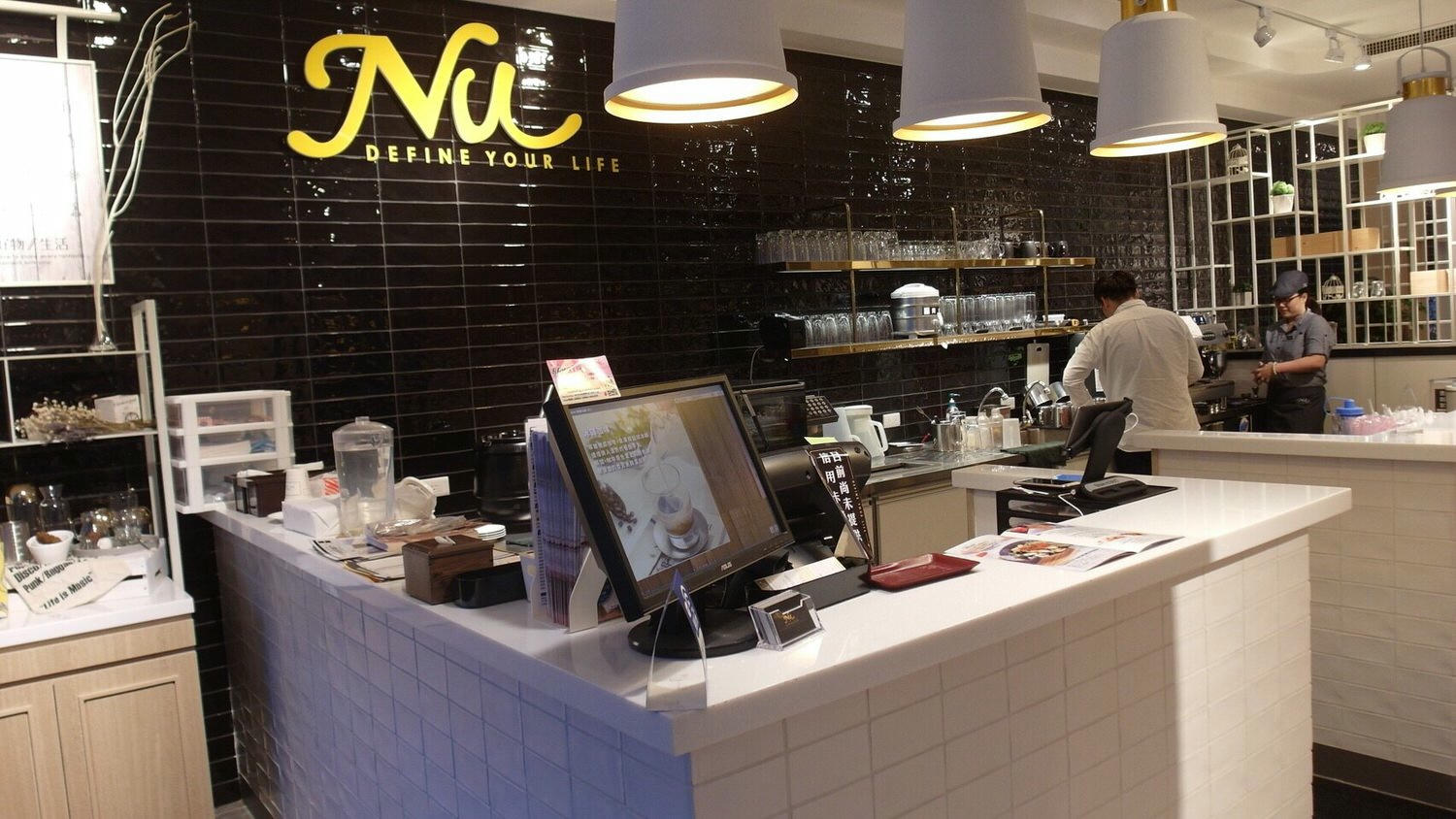 【台中住宿、餐廳】台中一泊二食｜愛戀旅店 Amour Hotel、Nu Pasta台中雙十店