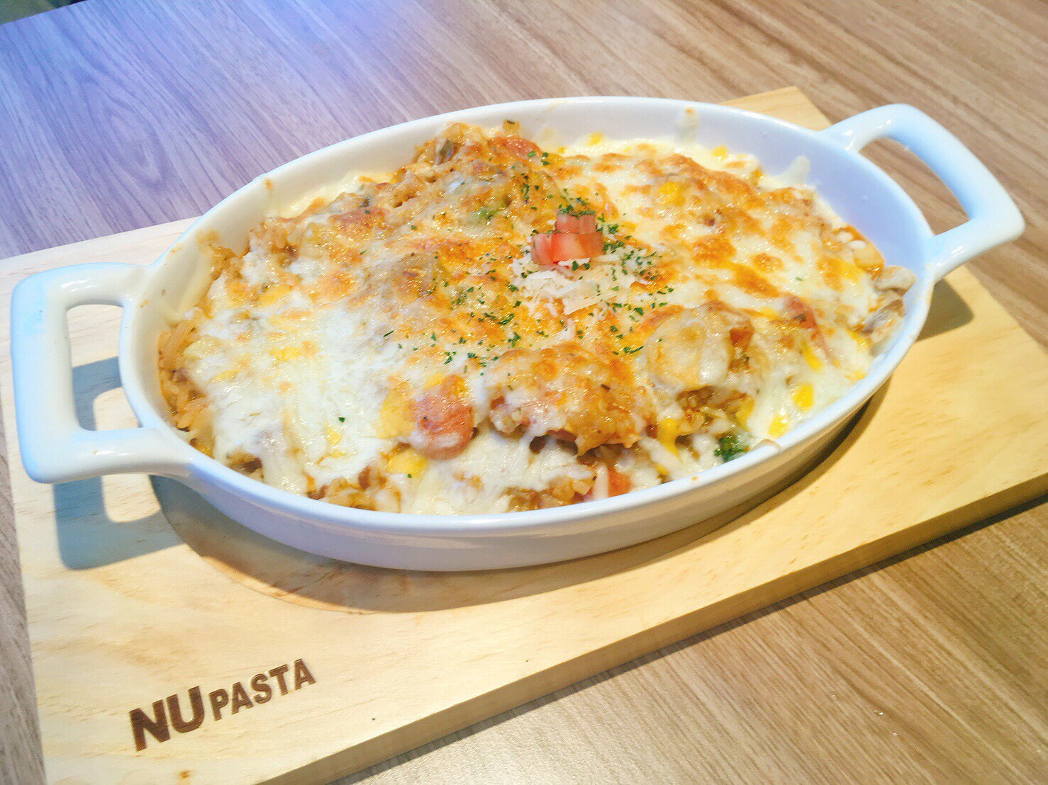 【台中住宿、餐廳】台中一泊二食｜愛戀旅店 Amour Hotel、Nu Pasta台中雙十店