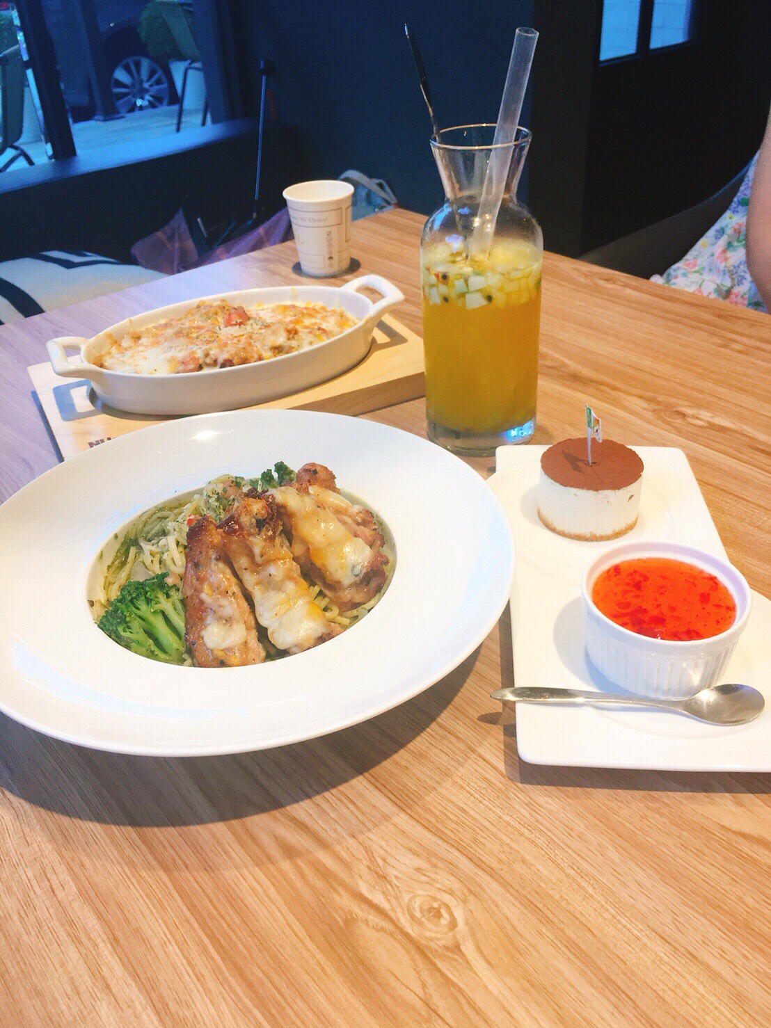 【台中住宿、餐廳】台中一泊二食｜愛戀旅店 Amour Hotel、Nu Pasta台中雙十店