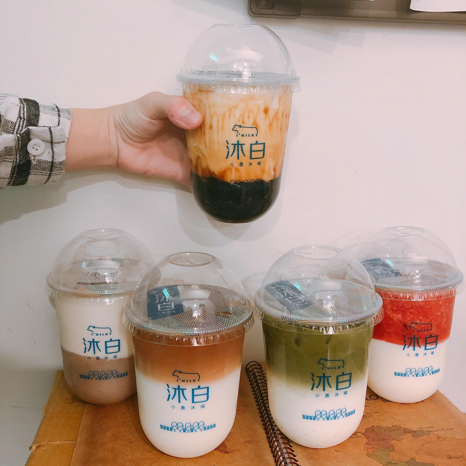 【飲品推薦｜中正紀念堂站、沐白小農中正南門店，醇厚的鮮奶，欲罷不能的黑糖珍珠鮮奶！