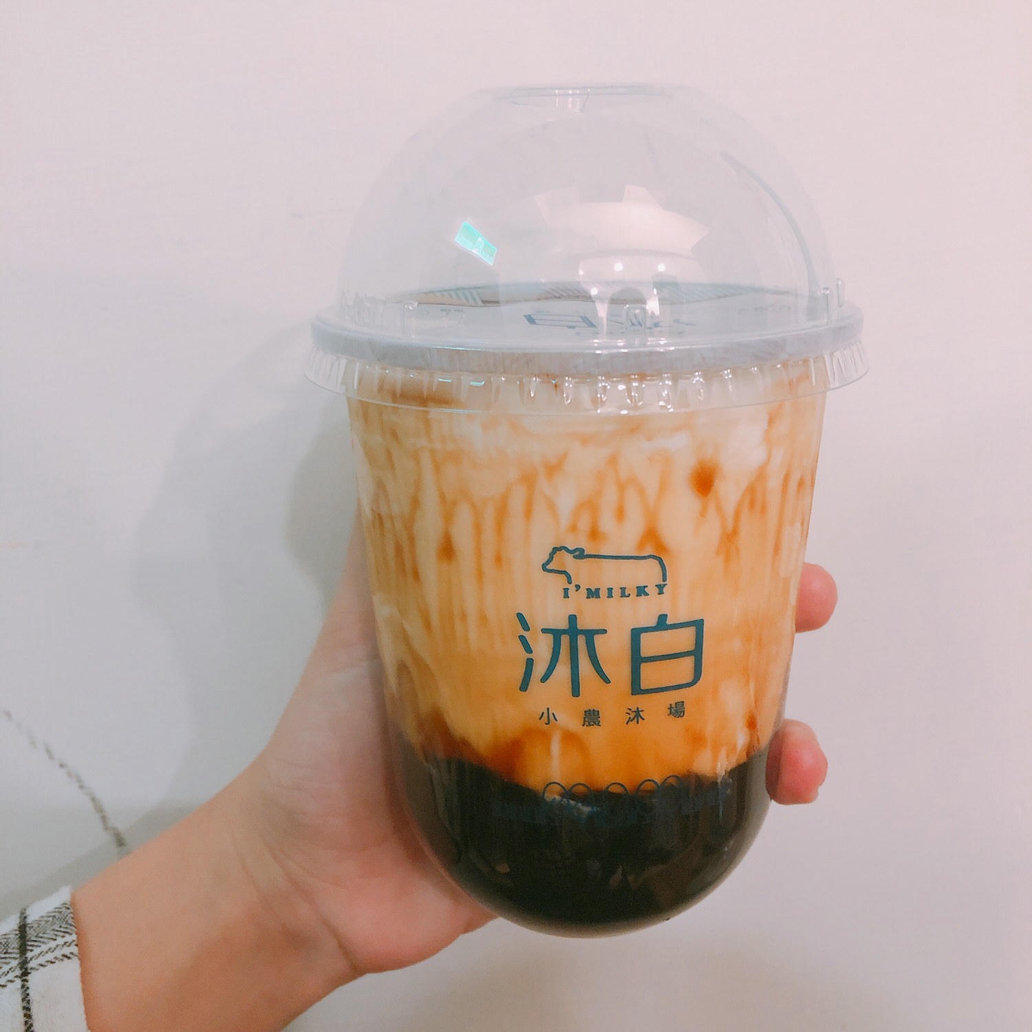 【飲品推薦｜中正紀念堂站、沐白小農中正南門店，醇厚的鮮奶，欲罷不能的黑糖珍珠鮮奶！