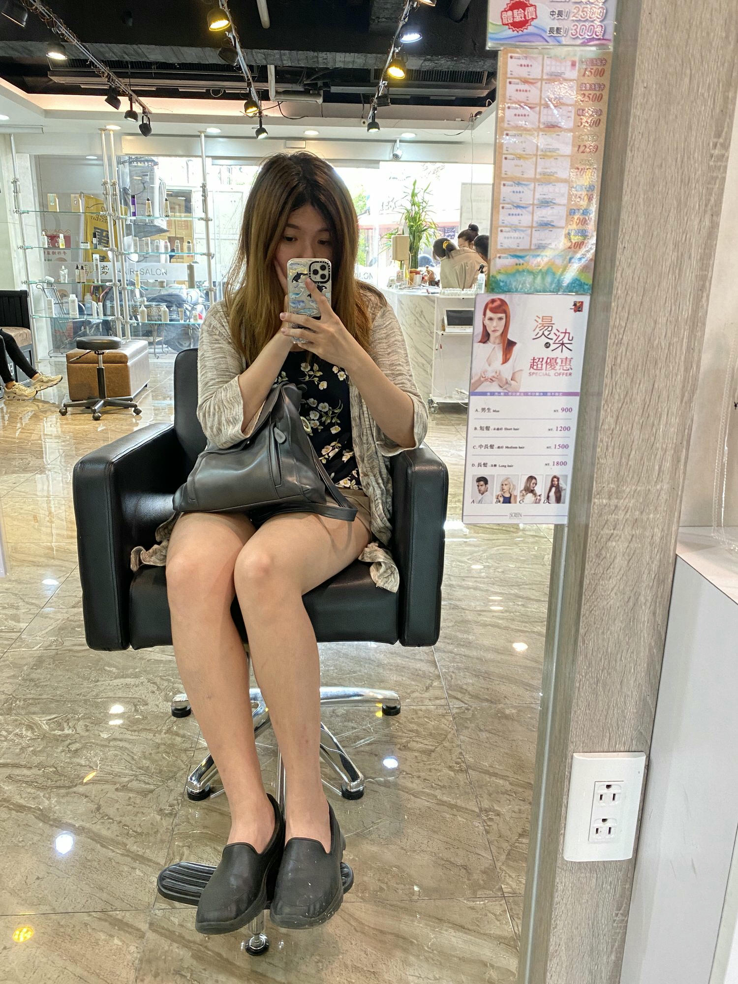 【台南染髮推薦💈|亂剪髮型沙龍:不漂髮也顯色!超浪漫星空夜幕藍、碧光綠🥺】 - 第4張圖