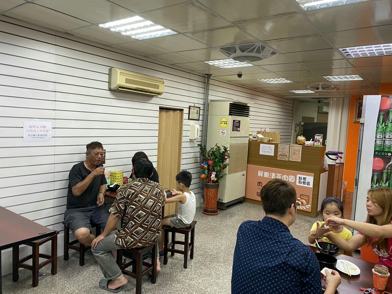 【台南新市｜美食】九炭碳烤—秘製獨家醬汁平價炭烤，清蒸肉圓自由配～